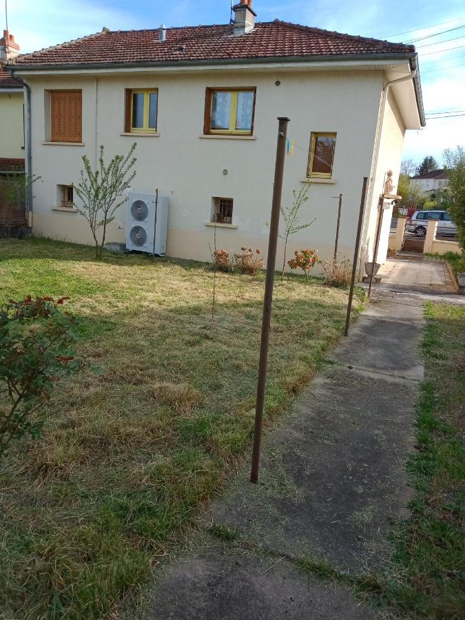 Maison Entiere Avec Parking, Garage Et Jardin Монлюсон Екстер'єр фото