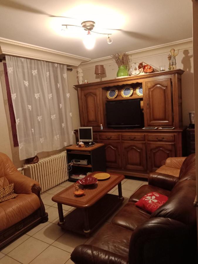Maison Entiere Avec Parking, Garage Et Jardin Монлюсон Екстер'єр фото